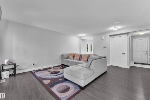 728 177 Street, Edmonton, AB - Indoor Photo Showing Living Room