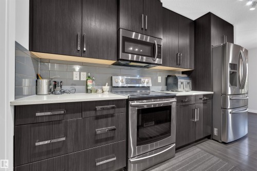 728 177 Street, Edmonton, AB - Indoor Photo Showing Kitchen With Stainless Steel Kitchen With Upgraded Kitchen