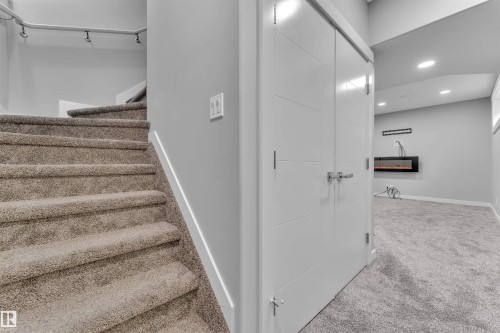 728 177 Street, Edmonton, AB - Indoor Photo Showing Other Room