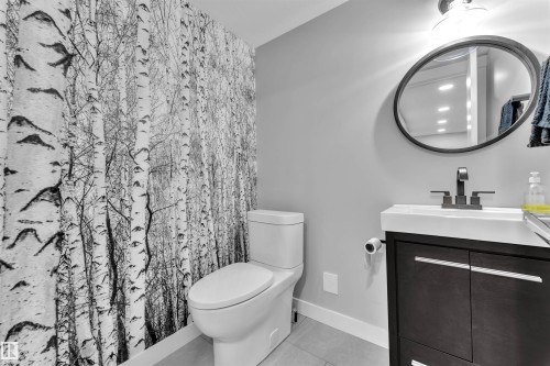 728 177 Street, Edmonton, AB - Indoor Photo Showing Bathroom