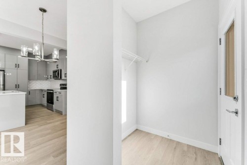 1007 Aster Boulevard, Edmonton, AB - Indoor Photo Showing Kitchen