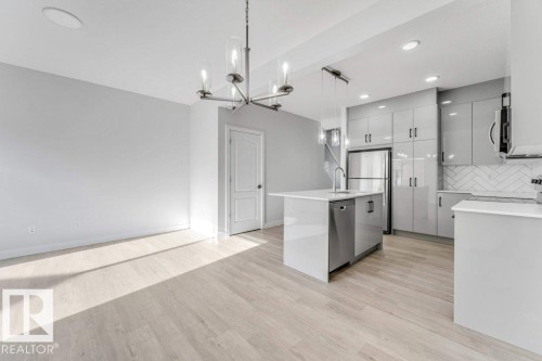 1007 Aster Boulevard, Edmonton, AB - Indoor Photo Showing Kitchen With Upgraded Kitchen