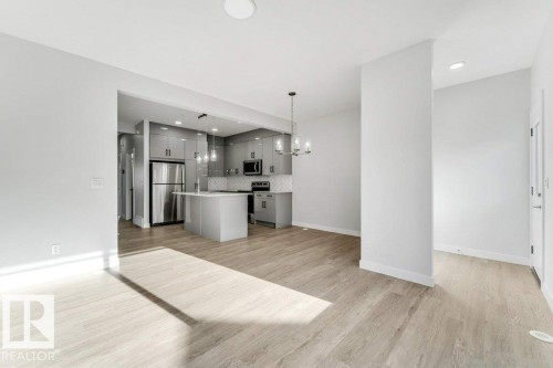 1007 Aster Boulevard, Edmonton, AB - Indoor Photo Showing Kitchen