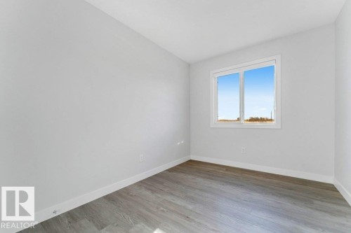 1007 Aster Boulevard, Edmonton, AB - Indoor Photo Showing Other Room