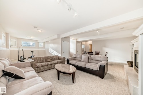 22 Lakewood Cove N, Spruce Grove, AB - Indoor Photo Showing Living Room