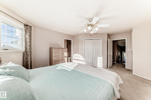 22 Lakewood Cove N, Spruce Grove, AB - Indoor Photo Showing Bedroom