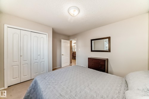22 Lakewood Cove N, Spruce Grove, AB - Indoor Photo Showing Bedroom