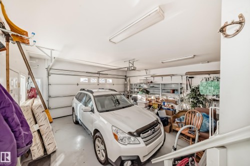 22 Lakewood Cove N, Spruce Grove, AB - Indoor Photo Showing Garage