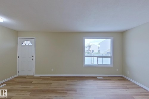112 Dickinsfield Court Nw, Edmonton, AB - Indoor Photo Showing Other Room