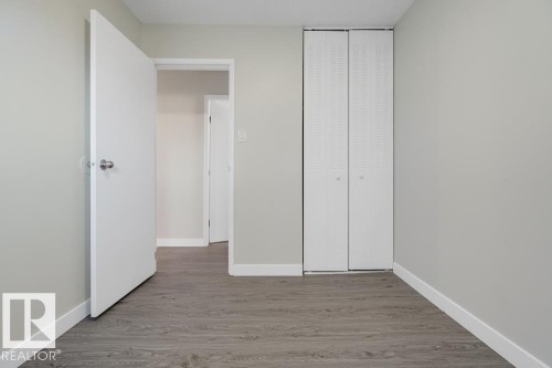 39 Mcleod Place, Edmonton, AB - Indoor Photo Showing Other Room