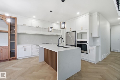 3309 Chernowski Way, Edmonton, AB - Indoor Photo Showing Kitchen With Upgraded Kitchen