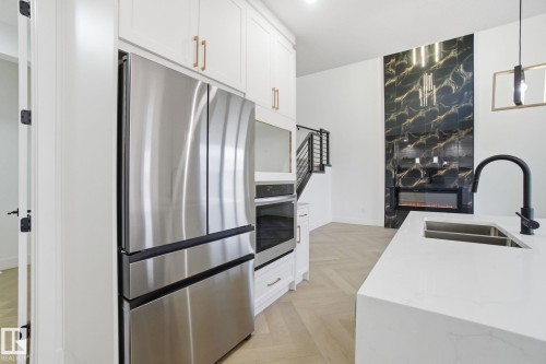 3309 Chernowski Way, Edmonton, AB - Indoor Photo Showing Kitchen With Double Sink With Upgraded Kitchen