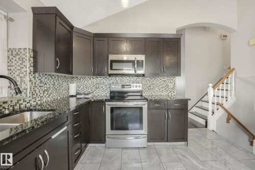 9540 177 Avenue, Edmonton, AB - Indoor Photo Showing Kitchen With Upgraded Kitchen