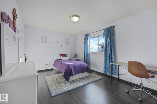 9540 177 Avenue, Edmonton, AB - Indoor Photo Showing Bedroom