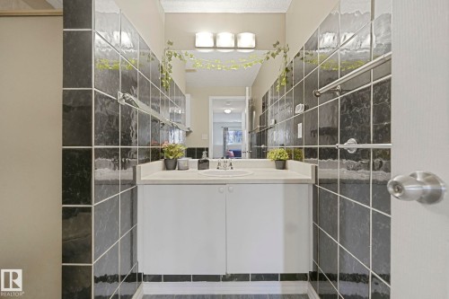 9540 177 Avenue, Edmonton, AB - Indoor