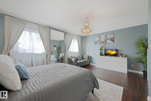 9540 177 Avenue, Edmonton, AB - Indoor Photo Showing Bedroom