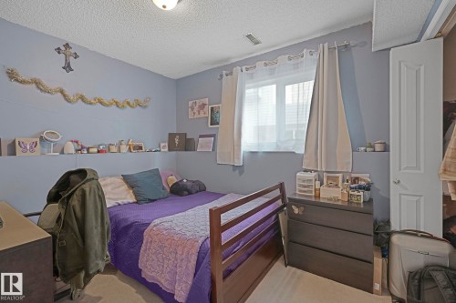 9540 177 Avenue, Edmonton, AB - Indoor Photo Showing Bedroom