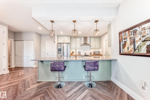 307 528 Griesbach Parade, Edmonton, AB - Indoor Photo Showing Kitchen With Upgraded Kitchen