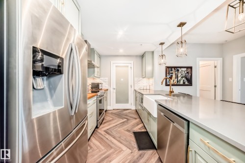 307 528 Griesbach Parade, Edmonton, AB - Indoor Photo Showing Kitchen With Upgraded Kitchen
