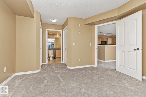 110 1589 Glastonbury Boulevard, Edmonton, AB - Indoor Photo Showing Other Room
