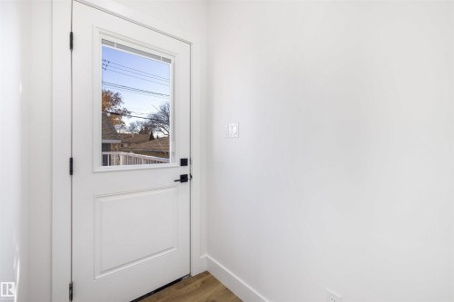 10711 52 Street, Edmonton, AB - Indoor Photo Showing Other Room