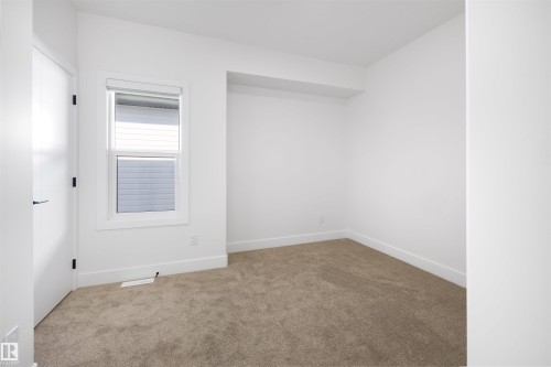 10711 52 Street, Edmonton, AB - Indoor Photo Showing Other Room