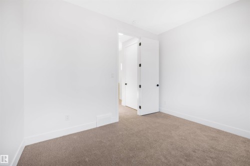 10711 52 Street, Edmonton, AB - Indoor Photo Showing Other Room