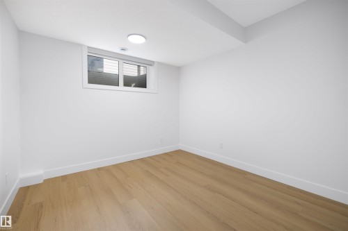 10711 52 Street, Edmonton, AB - Indoor Photo Showing Other Room