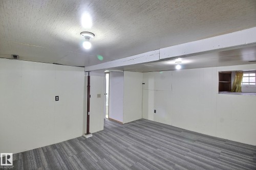 11512 67 Street, Edmonton, AB - Indoor