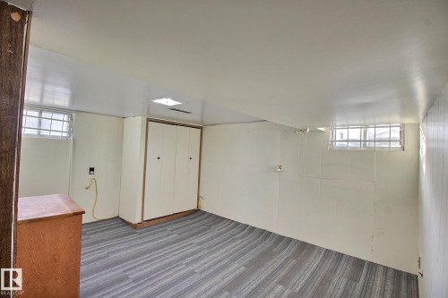 11512 67 Street, Edmonton, AB - Indoor