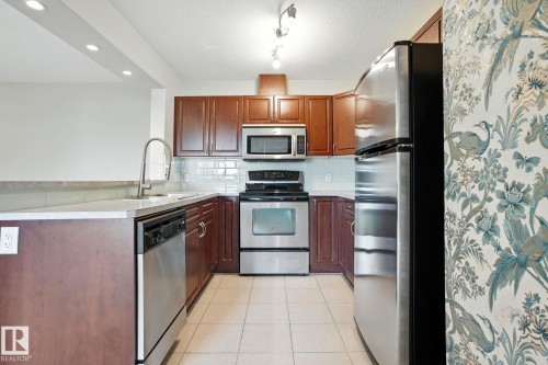 113 11615 Ellerslie Road, Edmonton, AB - Indoor Photo Showing Kitchen