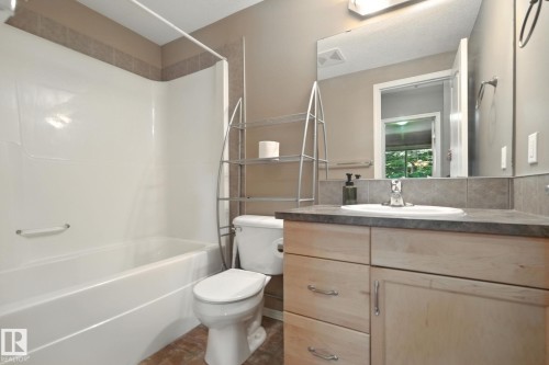 21-671 Silver Berry Road, Edmonton, AB - Indoor Photo Showing Bathroom