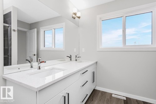 2363 Egret Way, Edmonton, AB - Indoor Photo Showing Bathroom