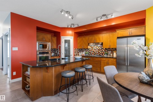 4992 Thibault Way, Edmonton, AB - Indoor Photo Showing Kitchen