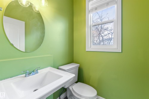 4992 Thibault Way, Edmonton, AB - Indoor Photo Showing Bathroom