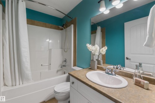 4992 Thibault Way, Edmonton, AB - Indoor Photo Showing Bathroom