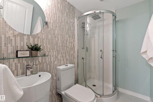 4992 Thibault Way, Edmonton, AB - Indoor Photo Showing Bathroom