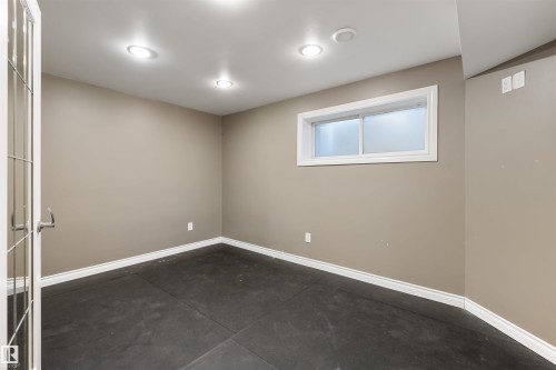 4992 Thibault Way, Edmonton, AB - Indoor Photo Showing Other Room