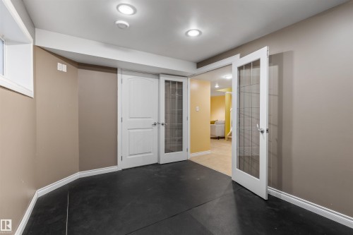4992 Thibault Way, Edmonton, AB - Indoor Photo Showing Other Room