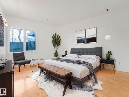 105 11415 100 Avenue, Edmonton, AB - Indoor Photo Showing Bedroom