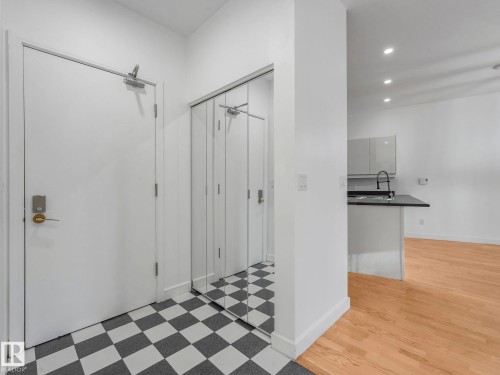 105 11415 100 Avenue, Edmonton, AB - Indoor Photo Showing Other Room