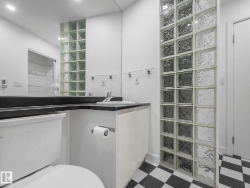 105 11415 100 Avenue, Edmonton, AB - Indoor