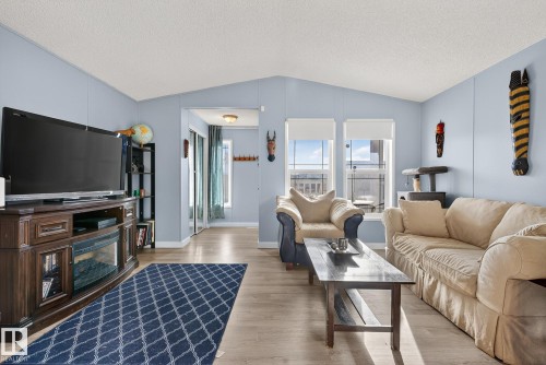 1160 Aspen Drive W, Leduc, AB - Indoor Photo Showing Living Room