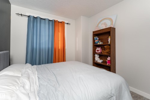 5439 Chappelle Road, Edmonton, AB - Indoor Photo Showing Bedroom