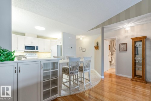6572 158 Avenue, Edmonton, AB - Indoor Photo Showing Kitchen