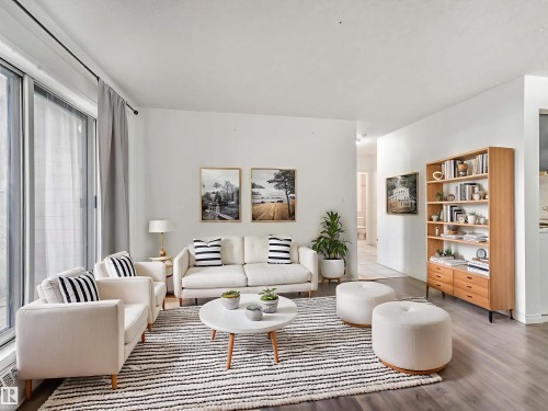107 10421 93 Street, Edmonton, AB - Indoor Photo Showing Living Room