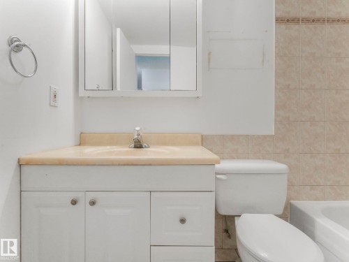 107 10421 93 Street, Edmonton, AB - Indoor Photo Showing Bathroom