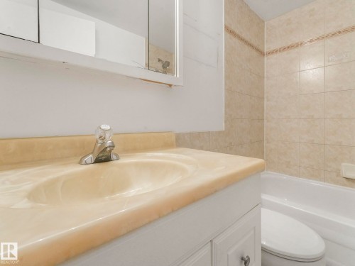 107 10421 93 Street, Edmonton, AB - Indoor Photo Showing Bathroom