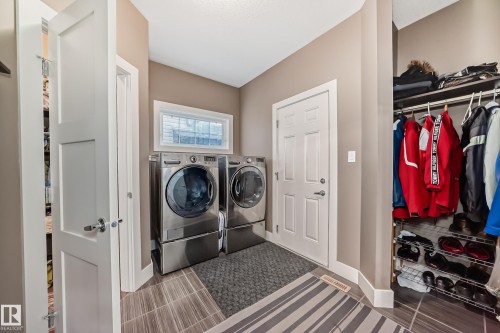 3503 Goodridge Bay Nw, Edmonton, AB - Indoor Photo Showing Laundry Room