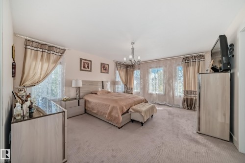 3503 Goodridge Bay Nw, Edmonton, AB - Indoor Photo Showing Bedroom